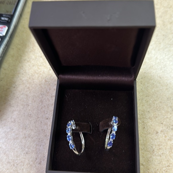 14K white gold and tanzanite earrings - Picture 9 of 14